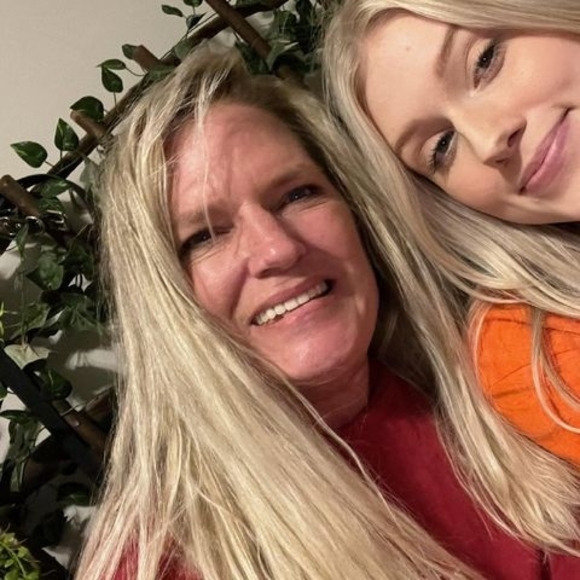 Meet your Posher, Stephanie - Picture 1 of 1